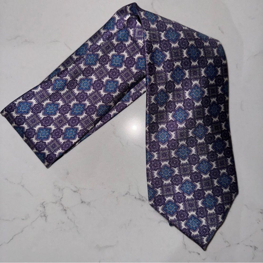 Jos. A. Bank Men's Purple, Blue, Gray, and White Geometric Pattern 100% Silk Tie